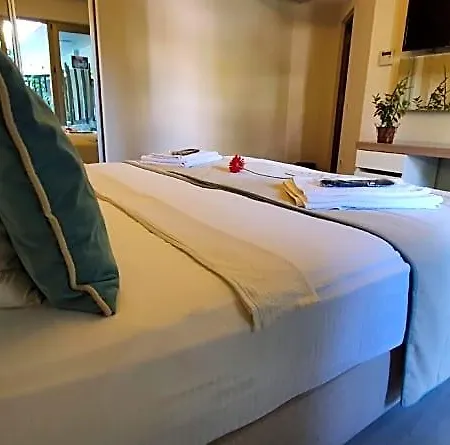 The D 4* Çeşme